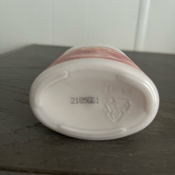 Bath&Body Works Pleasures Sweet Pea Lotion 8oz Partial 90% Full - Picture 5 of 10